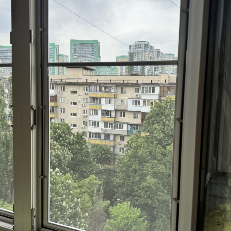 Сітка на вікно “Антикішка” з нержавіючої сталі | Захист від котів, комах, пуху і пилу