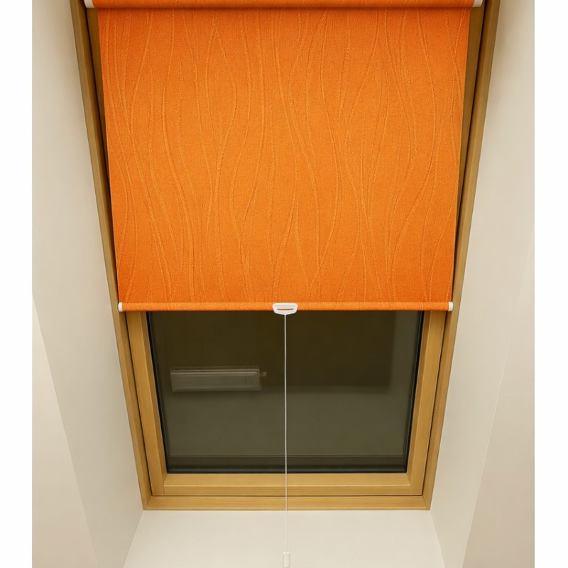 Grass 2232 Orange — фактурна сонцезахисна тканина помаранчевого кольору на мансардні вікна. Ролетна система на вікно для мансарди